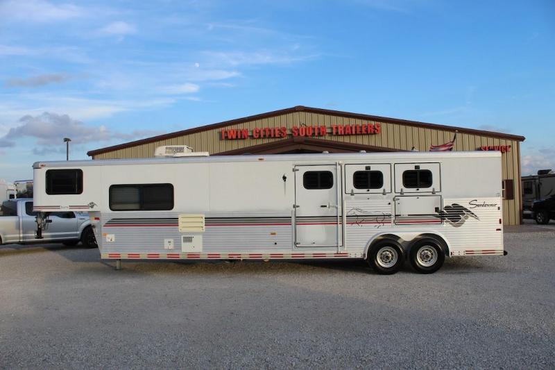 1999 Sundowner Trailers Living Quarter Horse Trailer 1999 Sundowner Trailers Living Quarter Horse Trailer