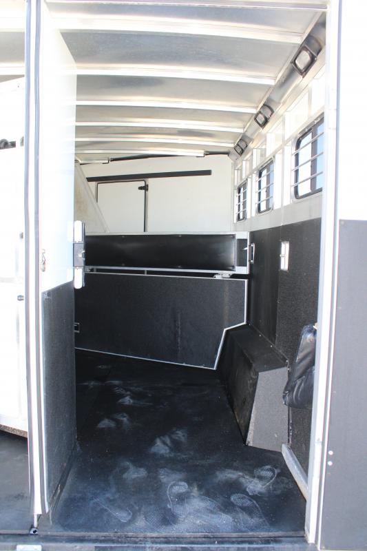 used Horse Trailers Sundowner Trailers  for sale, in Pilot Point, TX Thumbnail 10