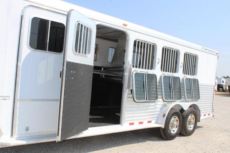 used Horse Trailers Featherlite  for sale, in Pilot Point, TX Thumbnail 16