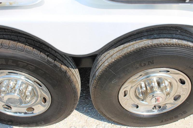 used Horse Trailers Featherlite  for sale, in Pilot Point, TX Thumbnail 11