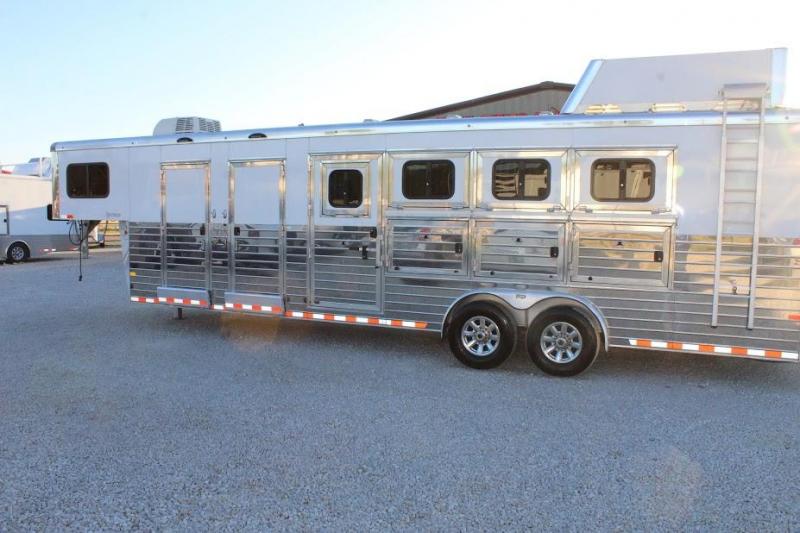 2017 Sundowner Trailers SanteFe Horse Trailer 2017 Sundowner Trailers SanteFe Horse Trailer