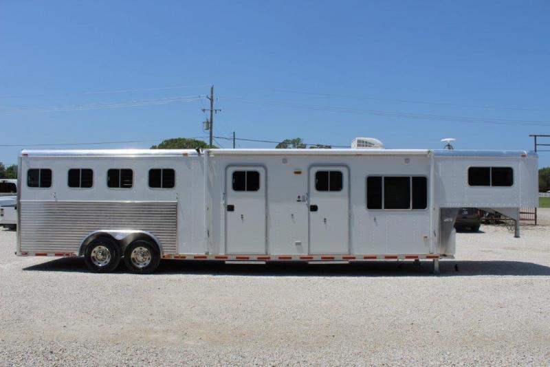 2001 Sooner 4 horse with 12' LQ with MidTack 2001 Sooner 4 horse with 12' LQ with MidTack