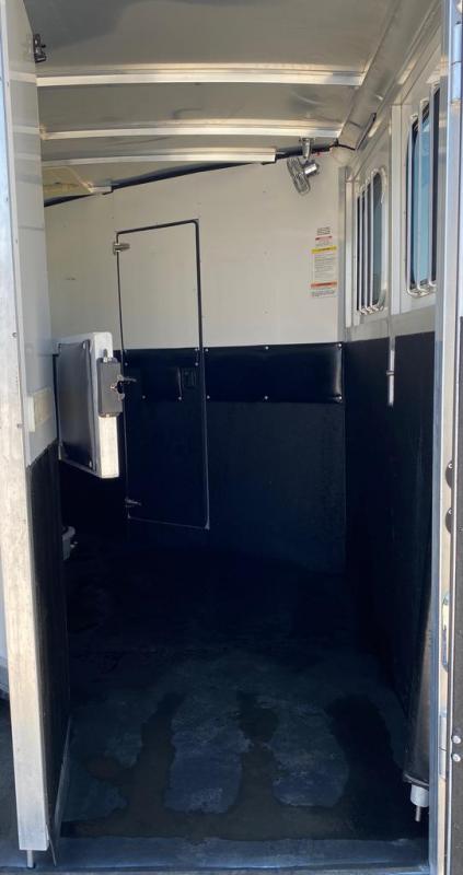 used Horse Trailers Sundowner Trailers  for sale, in Pilot Point, TX Thumbnail 6