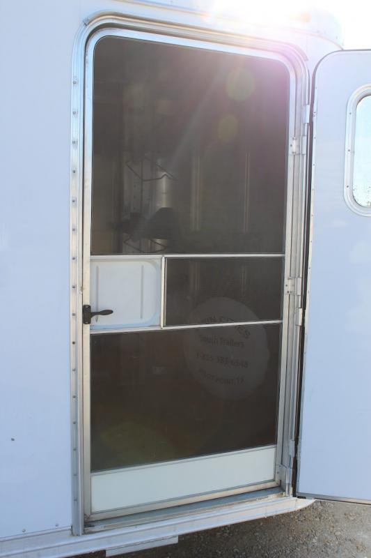 used Horse Trailers Featherlite  for sale, in Pilot Point, TX Thumbnail 10