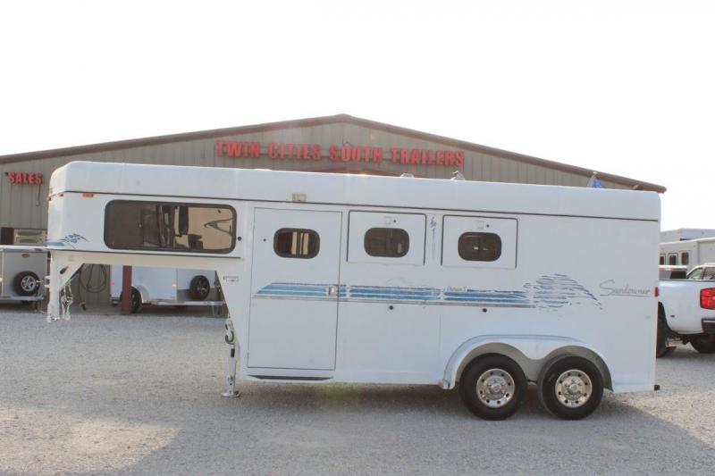 1998 Sundowner 3 horse gooseneck 1998 Sundowner 3 horse gooseneck
