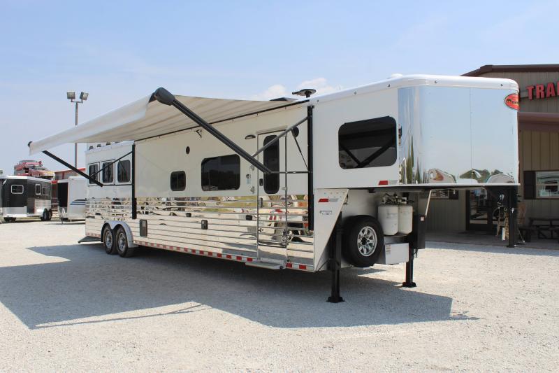 used Horse Trailers Sundowner Trailers  for sale, in Pilot Point, TX Thumbnail 7