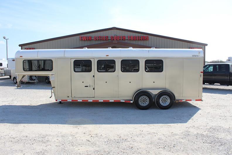 1998 TrailsMagic 4 horse slant gooseneck 1998 TrailsMagic 4 horse slant gooseneck