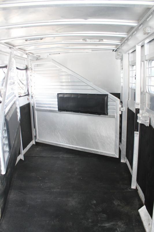 used Horse Trailers Featherlite  for sale, in Pilot Point, TX Thumbnail 9
