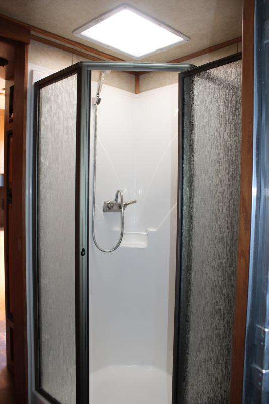 used Horse Trailers Hoosier Trailers  for sale, in Pilot Point, TX Thumbnail 26