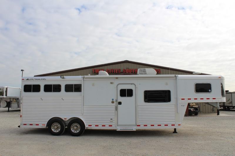 2006 Elite 3 horse with 10' Living Quarter 2006 Elite 3 horse with 10' Living Quarter