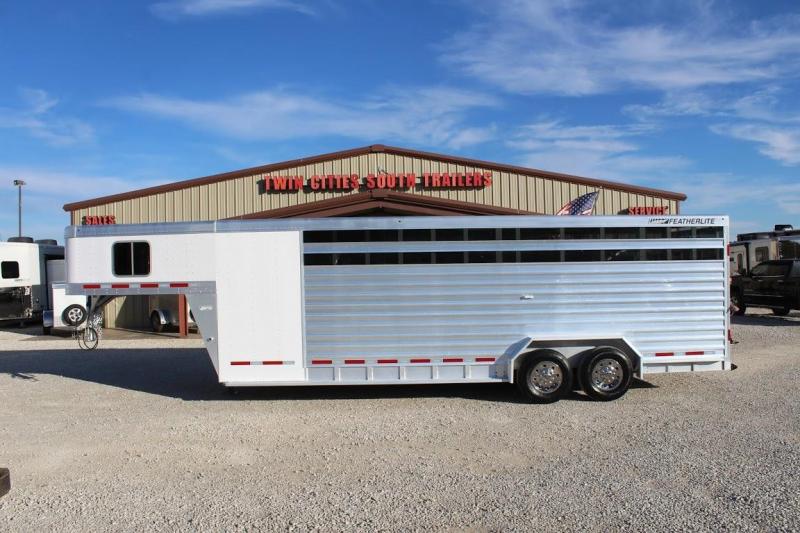 2014 Featherlite 8413 Livestock Trailer 2014 Featherlite 8413 Livestock Trailer