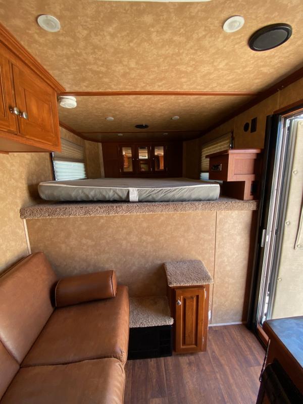 used Horse Trailers Sundowner Trailers  for sale, in Pilot Point, TX Thumbnail 11