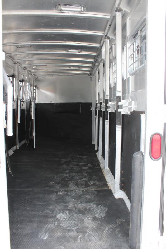 used Horse Trailers Featherlite  for sale, in Pilot Point, TX Thumbnail 10