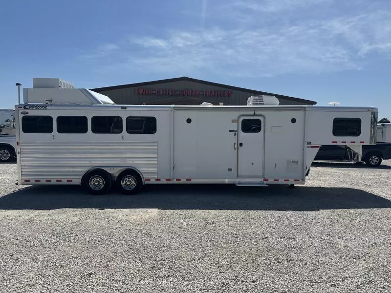 2014 Cimarron Trailers 4 Horse 11' Living Quarter 