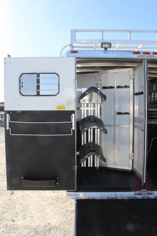 used Horse Trailers Sundowner Trailers  for sale, in Pilot Point, TX Thumbnail 12