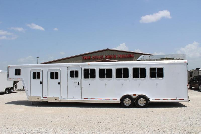 2007 Featherlite 9642 Horse Trailer 2007 Featherlite 9642 Horse Trailer