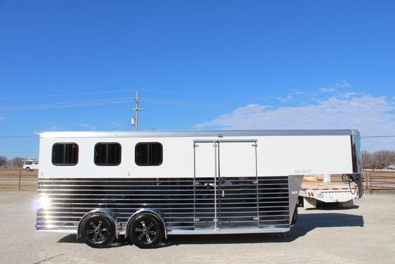 2022 Sundowner Trailers SuperTack Horse Trailer 2022 Sundowner Trailers SuperTack Horse Trailer