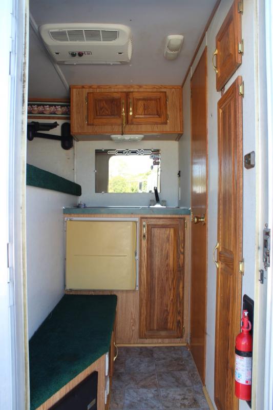 used Horse Trailers Featherlite  for sale, in Pilot Point, TX Thumbnail 10