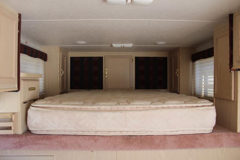 used Horse Trailers Sundowner Trailers  for sale, in Pilot Point, TX Thumbnail 10