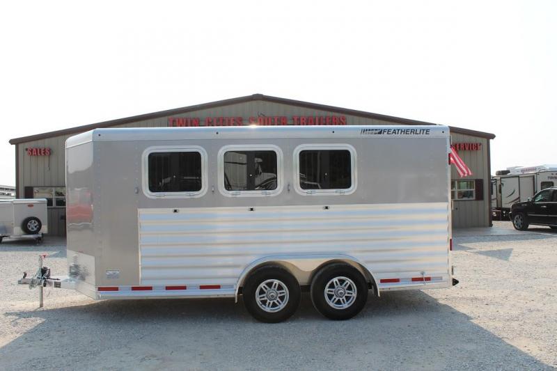 2021 Featherlite 7441 Horse Trailer 2021 Featherlite 7441 Horse Trailer