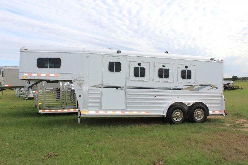 2005 4-Star 4 horse slant gooseneck 2005 4-Star 4 horse slant gooseneck