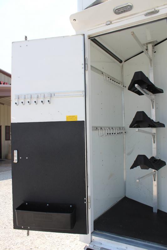 used Horse Trailers Sundowner Trailers  for sale, in Pilot Point, TX Thumbnail 12