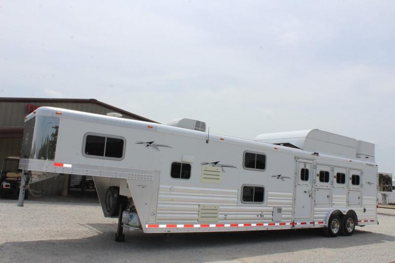 2017 Platinum Coach Living Quarter Horse Trailer 2017 Platinum Coach Living Quarter Horse Trailer