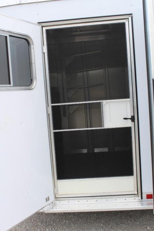 used Horse Trailers Featherlite  for sale, in Pilot Point, TX Thumbnail 12