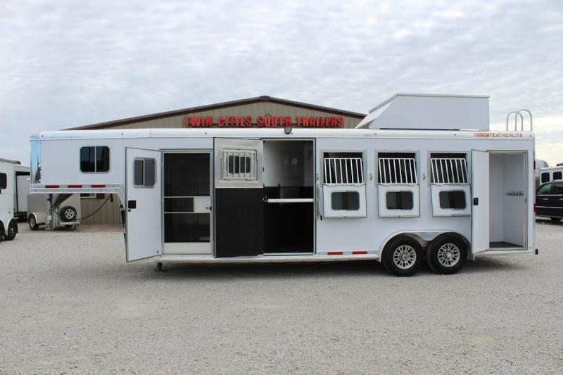 used Horse Trailers Featherlite  for sale, in Pilot Point, TX Thumbnail 11