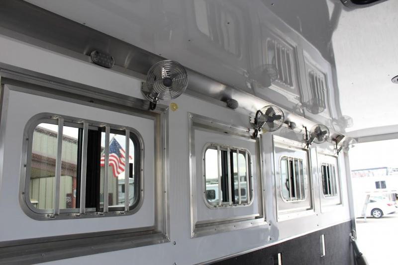 used Horse Trailers Featherlite  for sale, in Pilot Point, TX Thumbnail 24