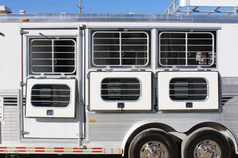 used Horse Trailers Sundowner Trailers  for sale, in Pilot Point, TX Thumbnail 4