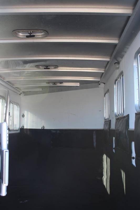 used Horse Trailers Featherlite  for sale, in Pilot Point, TX Thumbnail 8
