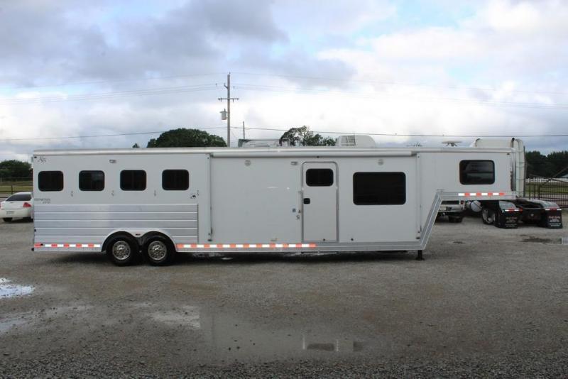 2009 Kiefer 4 horse with 14' Living Quarter 2009 Kiefer 4 horse with 14' Living Quarter