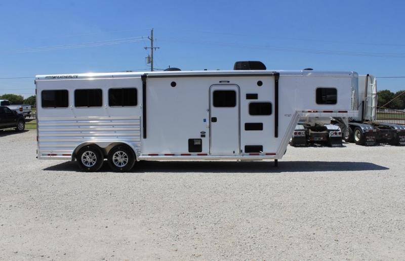 2021 Featherlite 7841-308A Horse Trailer 2021 Featherlite 7841-308A Horse Trailer