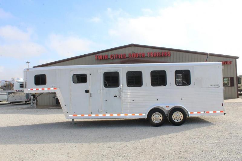 2002 Kiefer Built Genesis Horse Trailer 2002 Kiefer Built Genesis Horse Trailer