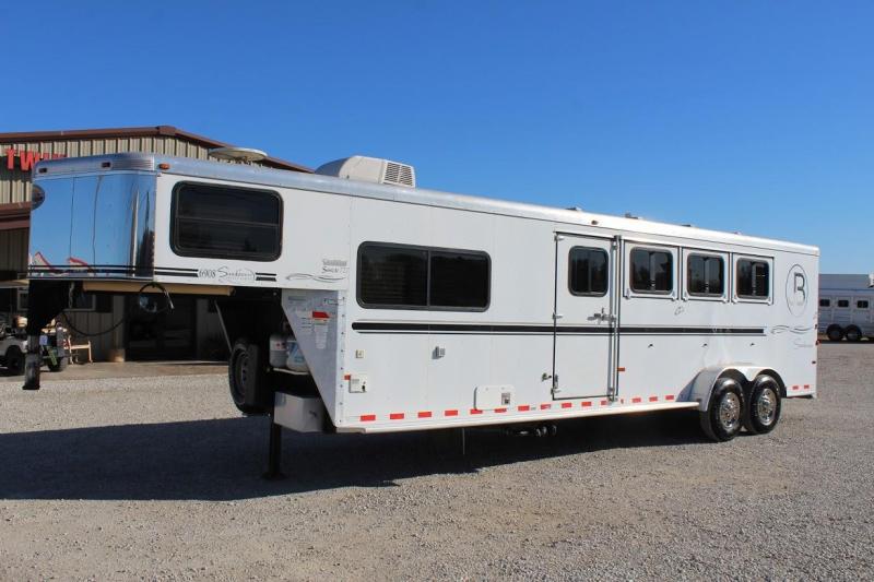 2007 Sundowner Trailers Sunlite 727 Horse Trailer 2007 Sundowner Trailers Sunlite 727 Horse Trailer
