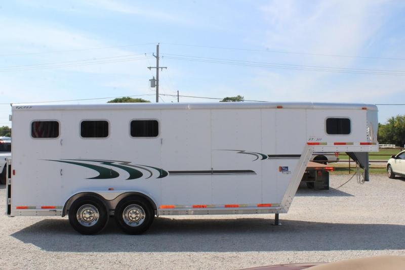 Used Exiss Horse trailers for sale