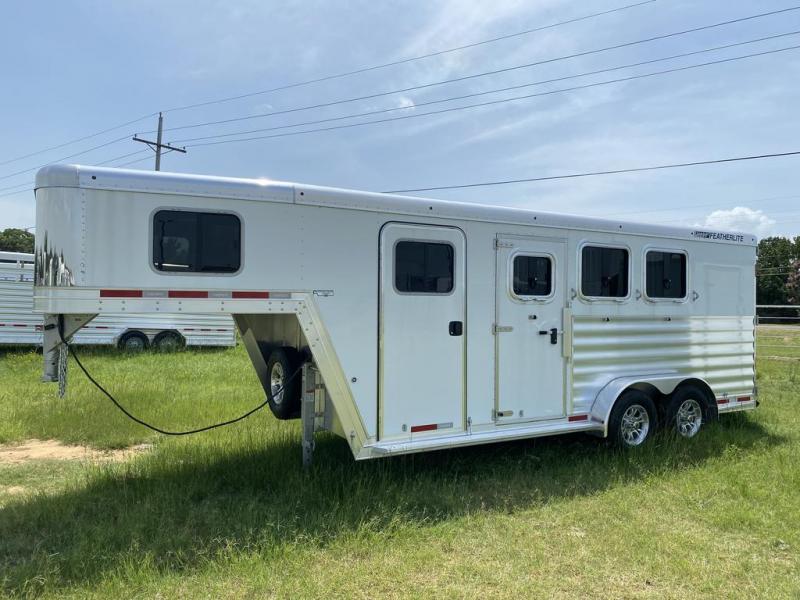 2021 Featherlite 3 horse slant goosneck 2021 Featherlite 3 horse slant goosneck