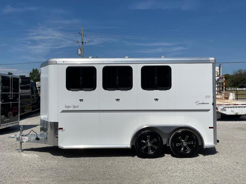 2023 Sundowner 3 horse slant bumper pull 2023 Sundowner 3 horse slant bumper pull