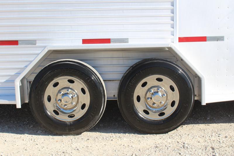 used Horse Trailers Featherlite  for sale, in Pilot Point, TX Thumbnail 10