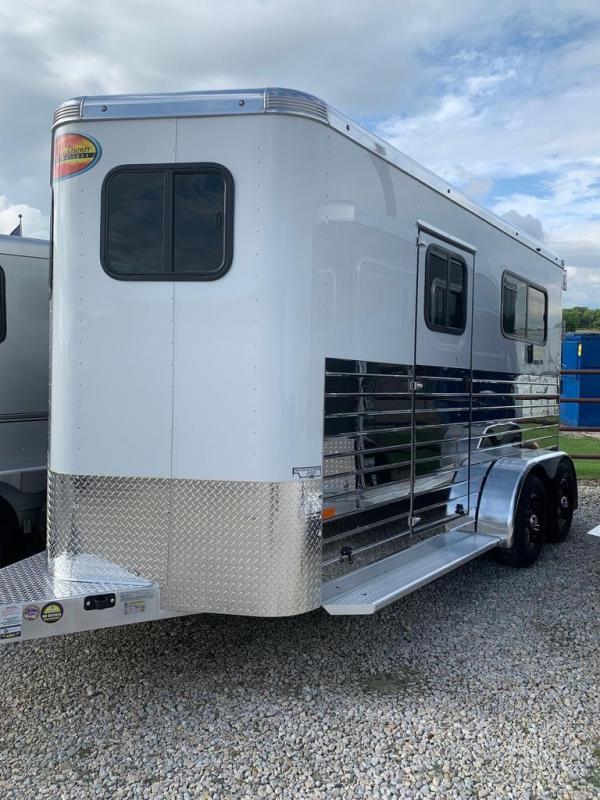 2021 Sundowner 2 horse straight load bumper pull 2021 Sundowner 2 horse straight load bumper pull