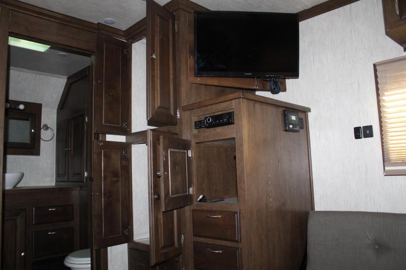 used Toy Haulers Sundowner Trailers Other for sale, in Pilot Point, TX Thumbnail 15