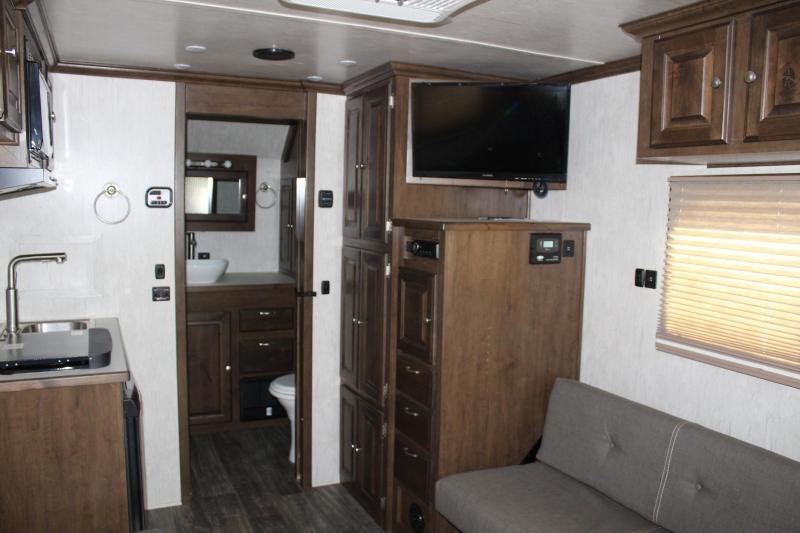 used Toy Haulers Sundowner Trailers Other for sale, in Pilot Point, TX Thumbnail 17