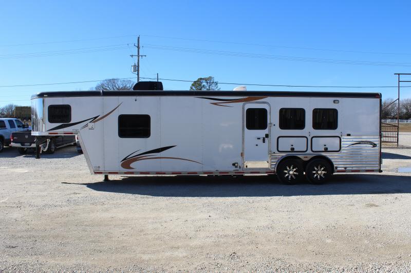 used Horse Trailers Hoosier Trailers  for sale, in Pilot Point, TX Thumbnail 3