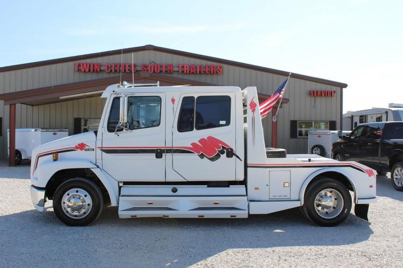 1998 Freightliner FL80 Sport Chassis Truck 1998 Freightliner FL80 Sport Chassis Truck