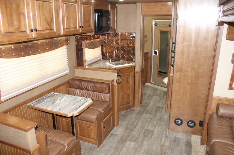 used Horse Trailers Sundowner Trailers  for sale, in Pilot Point, TX Thumbnail 17