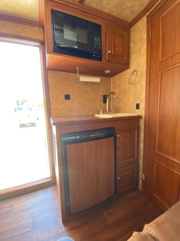 used Horse Trailers Sundowner Trailers  for sale, in Pilot Point, TX Thumbnail 17