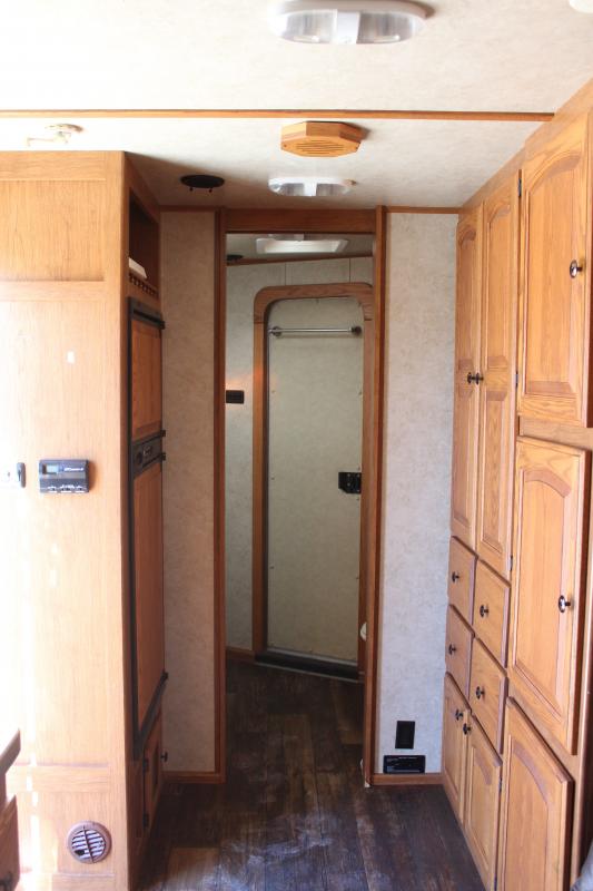 used Horse Trailers Hoosier Trailers  for sale, in Pilot Point, TX Thumbnail 24