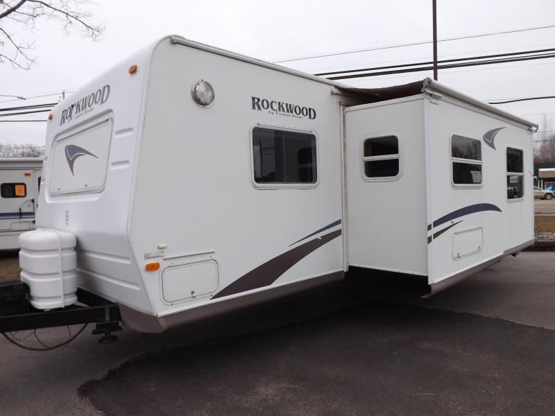 2004 Forest River Rockwood 8318SS Travel Trailer RV 2004 Forest River Rockwood 8318SS Travel Trailer RV