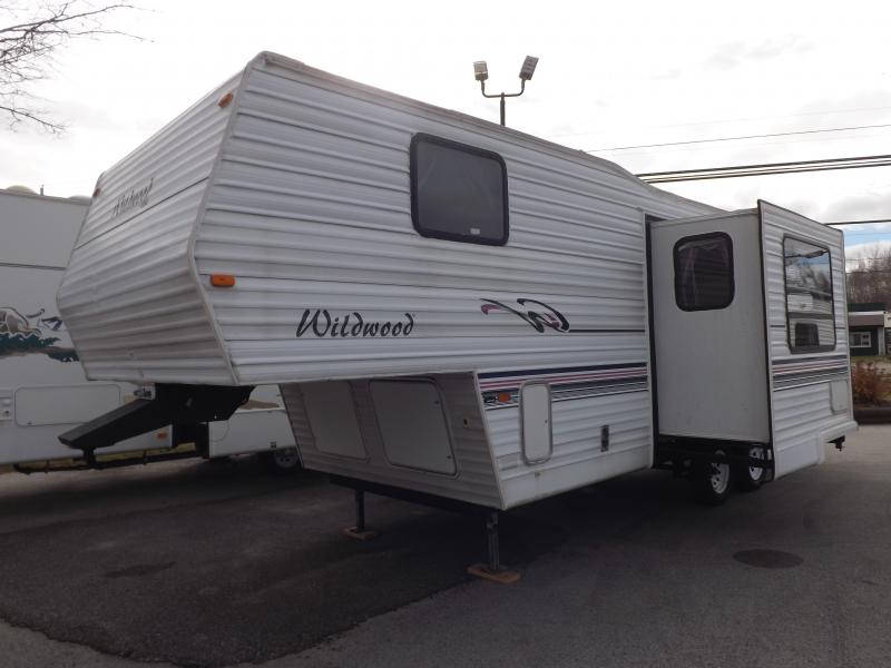 1999 Forest River, Inc. FOREST RIVER WILDWOOD BUNKHOUSE Fifth Wheel 1999 Forest River, Inc. FOREST RIVER WILDWOOD BUNKHOUSE Fifth Wheel